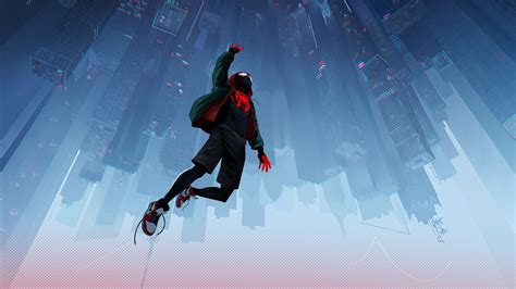 Animated movie breathes life into franchise, in a movie that swings wildly in tone but is defined by the dazzling animation. Review: Spider-Man: un nuevo universo
