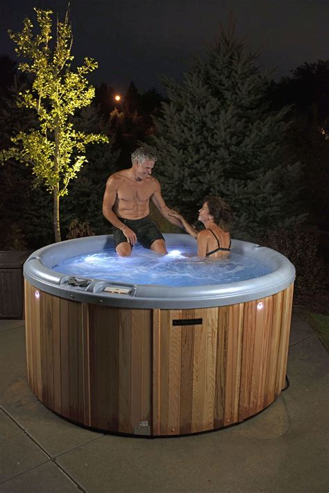 Nordic Hot Tubs Classic Series Tub In Cedar Hot Tub Hot Tub Backyard Hot Tub Designs