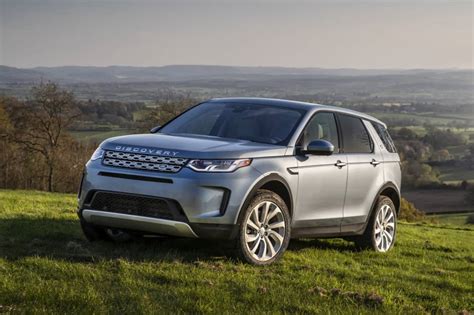 Land rover discovery, sometimes referred to as disco in slang or popular language, is a series of medium to large premium suvs, produced under the land rover marque. Land Rover Discovery Sport en Range Rover Evoque P300e als ...