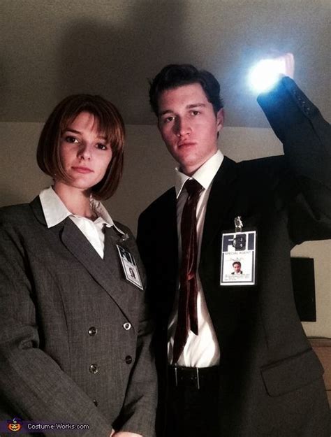 X Files Fox Mulder And Dana Scully Halloween Costume Contest At