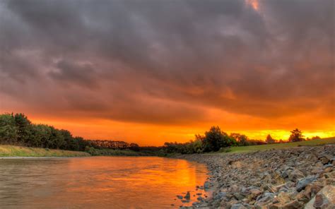 Glow Orange Sunset | A glowing orange sunset by the Manawatu… | Flickr