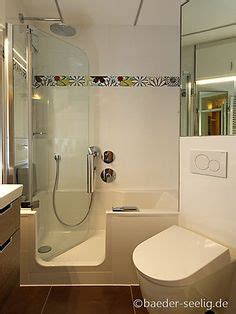 Komplettes Bad auf ganz wenig Raum - mit Badewanne und ...