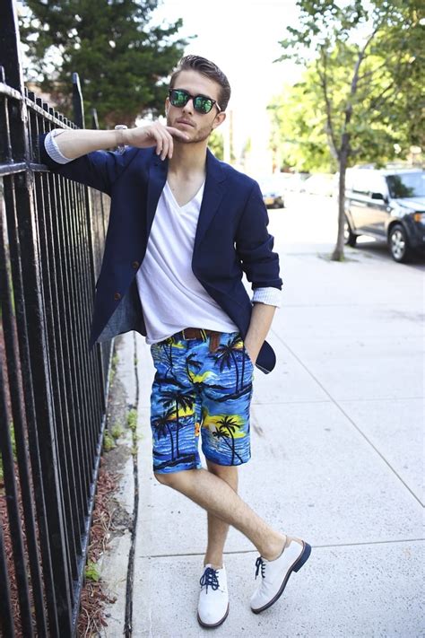25 Cool And Stylish Bermuda Shorts Outfits For Men This Season
