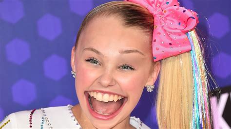 Jojo siwa is an american singer, dancer and youtube personality who's famous for donning big bows in her hair and for her hit singles boomerang and hold the drama. 10 Facts You Didn't Know About Jojo Siwa - YouTube