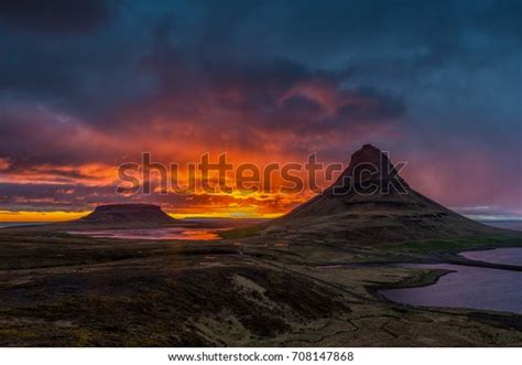 Kirkjufell Sunset Iceland Midnight Sun Stock Photo 708147868 Shutterstock