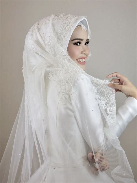 Gaun Pernikahan Hijab Mewah Ivory Bridal