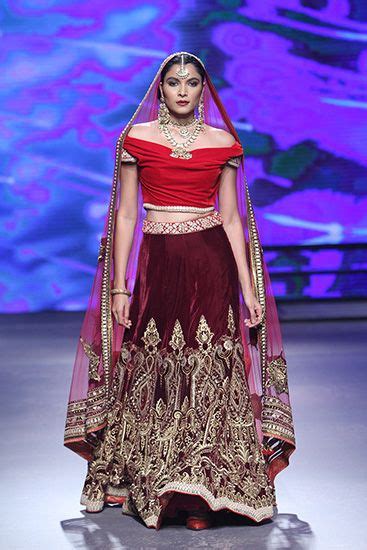 Tarun Tahiliani Bmw India Bridal Fashion Week 2015 Tarun Tahiliani Indian Wedding Dress