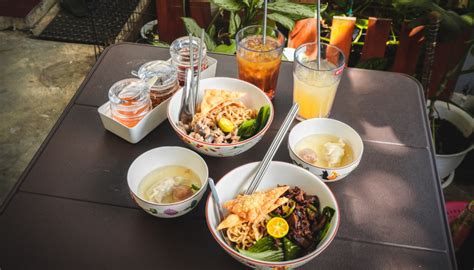 The Best Unique Noodle Experience In Bandung Whats New Indonesia
