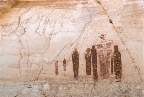 Horseshoe Canyon Petroglyphs Bing Images Cave Paintings