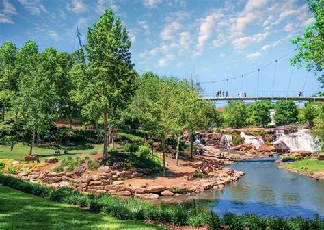 Fotos en modern residence, greenville, sc. Why does everyone love Greenville, SC? I visited to find out.