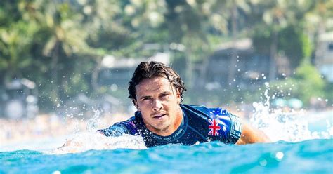 Besides, are they still married? Ob petkih spočijemo oči: Julian Wilson - Aktivni.si