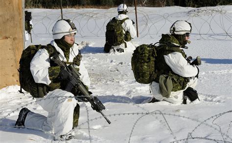 Législation canadienne sur les clauses restrictives, services fonciers et servitudes en matière de conservation : L'armée canadienne tiendra un exercice militaire en milieu ...