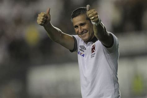 Após pedir demissão do Ceará, Jorginho assume o Vasco ...