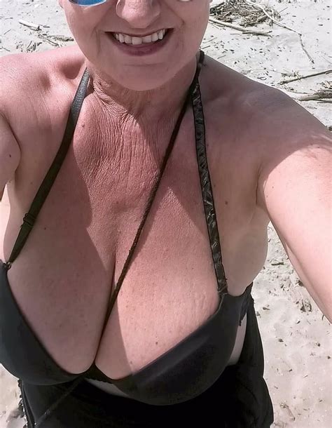 Busty Italian Granny Mature Milf On The Beach VERY HOT 550 Pics