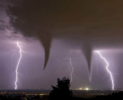 How many tornadoes occur in the u.s. What Causes Tornadoes?, 21 Deadliest Tornadoes, Lightning...