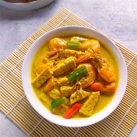Terakhir, tuang air dan masak hingga kuah menyusut dan tempe matang. Resep Tempe Kuah - Indonesische Rezepte Tofu Tempe In ...