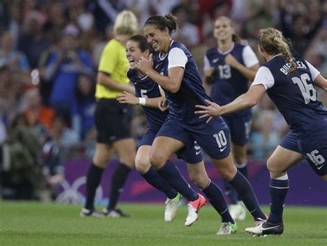 Carli Lloyd 10 Celebrates Her Goal With Teammates During The Womens