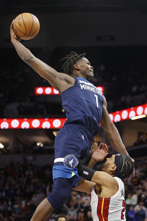 Timberwolves – Heat: Anthony Edwards dunk posterizing videos, photos