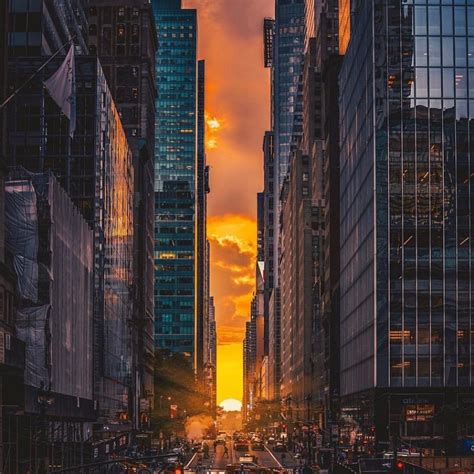 Beautiful Sunset On 42nd Street 📷 Credit Picturesofnewyork