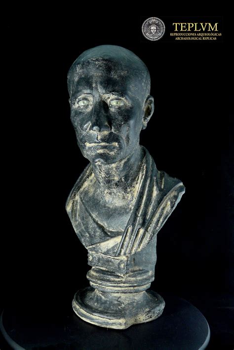 Busto En Piedra Del Emperador Romano Julio Cesar Teplvm