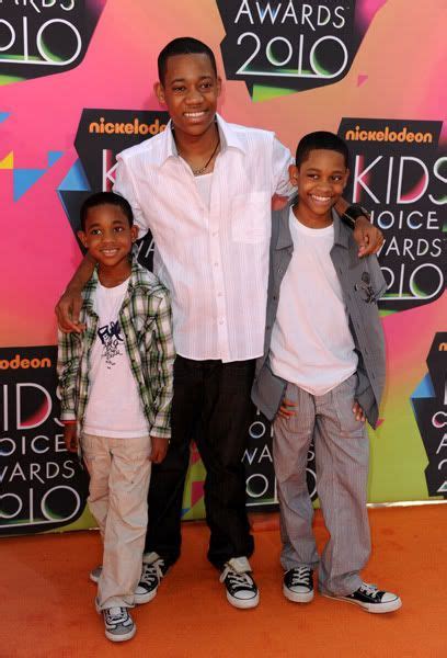 Celebs And Youngins Do The 2010 Kids Choice Awards The Young Black