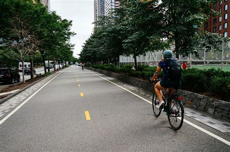 Best Bike Routes In Nyc Bike Travel Guides Liv Cycling Official Site