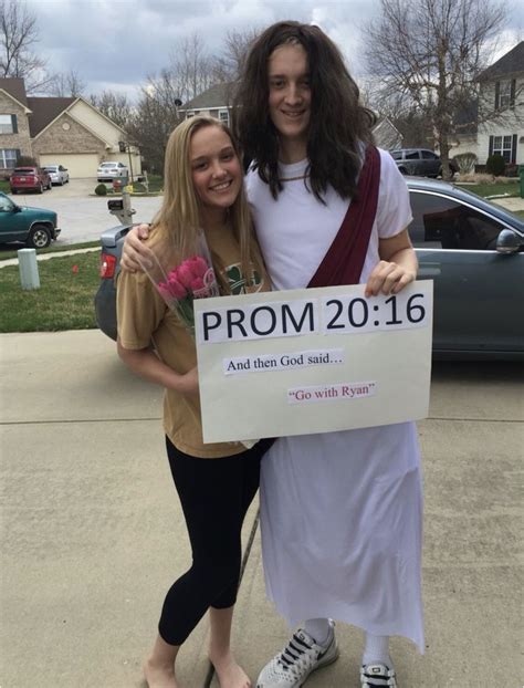 Pin By Glossberries On Promposals Cute Homecoming Proposals Funny