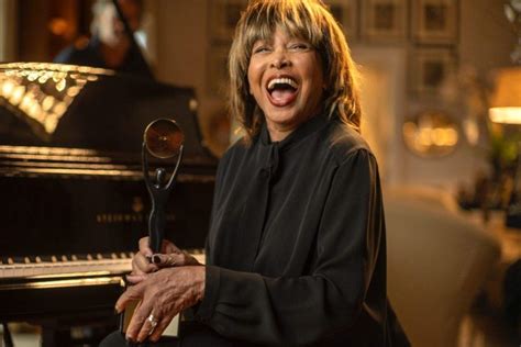 Beyoncé Mick Jagger And Elton John Salute ‘total Legend Tina Turner