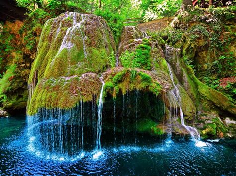 10-most-exotic-waterfalls-in-the-world