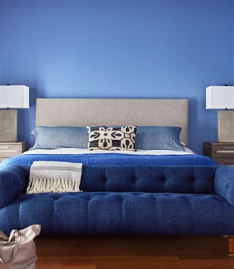 Blue And White Wallpaper Accent Wall - Yoman Wallpaper