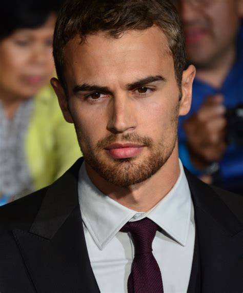 File:Theo James March 18, 2014 (cropped).jpg - Wikipedia, the free ...