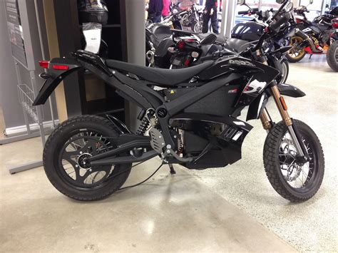 Most people would be surprised to learn electric motorcycles are on the street today. Zero all electric motorcycle | Electric motorcycle ...