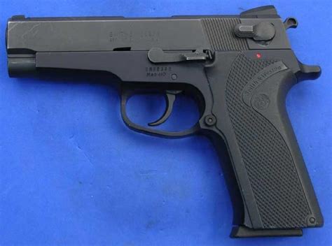 Smith And Wesson Model 410 40 Sandw Semi Auto Pistol For Sale At