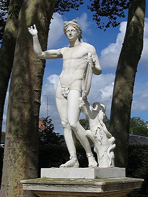 Statue D Appolon Dans La Demi Lune Du Bassin D Apollon Du Park De Versailles Apollon