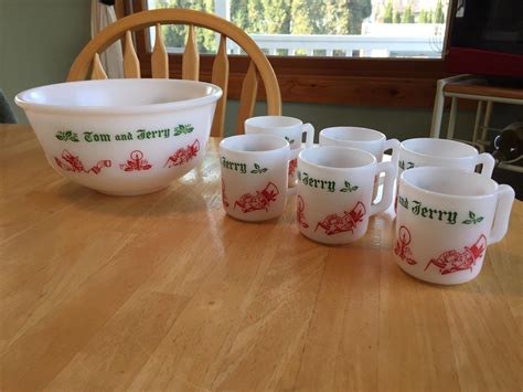 Vintage Hazel Atlas Tom And Jerry Punch Bowl Set With Mugs