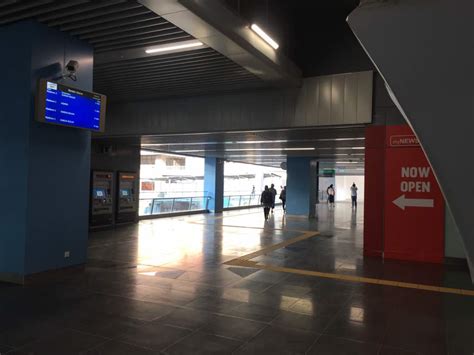 1 utama or one utama is a shopping mall in bandar utama, selangor, malaysia, with an area of 5,590,000 square feet (519,000 m2) and containing 713 stores. Laluan pejalan kaki yang menghubungkan stesen MRT Bandar ...