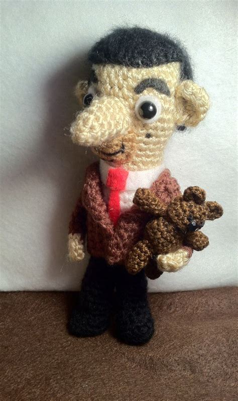 Triangular knit lace shawls are usually knitted from the neck down, and may or may not be shaped. Mr. Bean & Teddy | Crochet patterns, Crochet dolls, Crochet