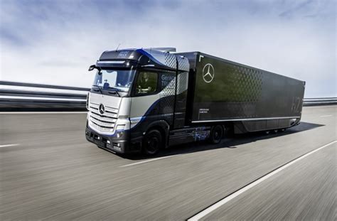 Daimler Trucks Begins Rigorous Testing Of Its Fuel Cell Truck LECTURA