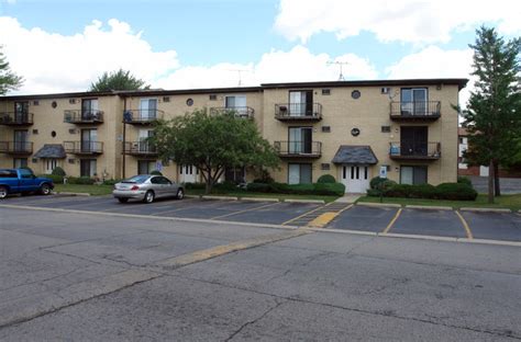 Whispering Winds Apartments Arlington Heights Il Apartments For Rent