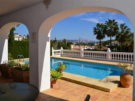 3 bedrooms, 3 bathrooms, air conditioning. Luxury Villa with Private Tennis court and Pool - Javea