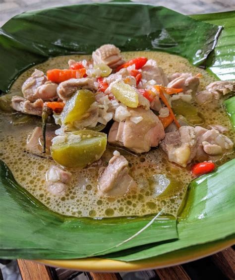 Untuk garang asem ini saya menggunakan daging ayam, anda bisa menggunakan daging sapi atau jeroan ayam sebagai isi si garang asem. 39+ Makanan Khas Bali yang Enak! (NAMA, PENJELASAN, GAMBAR)