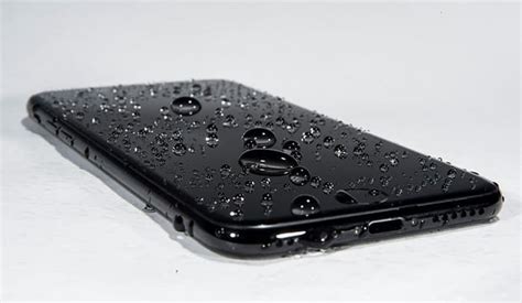 How to Remove Water from iPhone Speakers