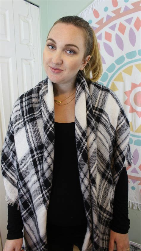 There are even more ways to wear them depending on the other kinds of scarves you have like square ones or infinity ones, but longer rectangular ones are arguably the most basic and popular style during the colder months. 7 Fashinable Ways to Wear a Blanket Scarf | Blanket scarf ...
