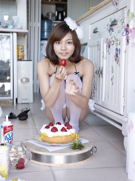 Niwa Mikiho Cooking Maid Bikini Girls 2012 Hot Girls In Bikinis Gallery
