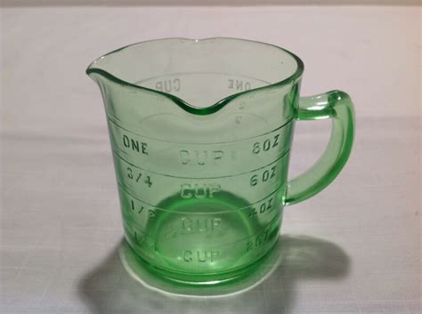 Hazel Atlas VINTAGE Kelloggs Vaseline Green Glass 3 Spout Measuring Cup