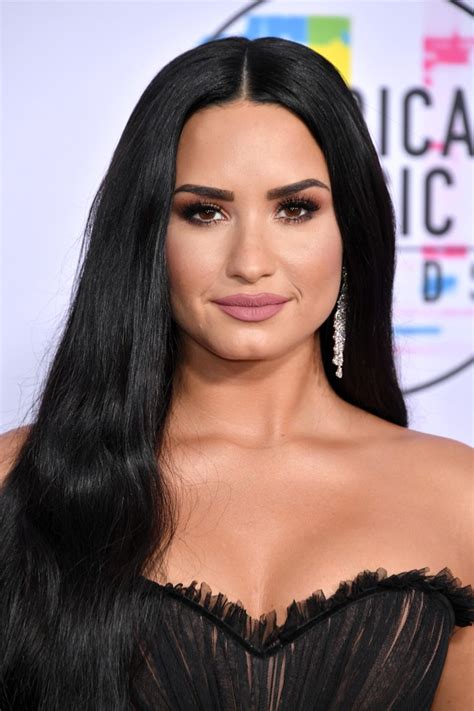 Demi Lovato Chega Ao Ama 2017 Com Primeira Mulher Transgênero Eleita