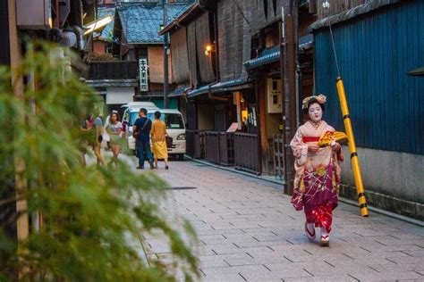 The Best Self Guided Walking Tour Of Gion Kyotos Historical Geisha