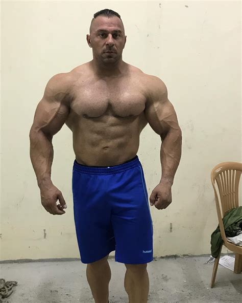 Muscle Lover Turkish Cypriot Bodybuilder Murat Senyigit 2