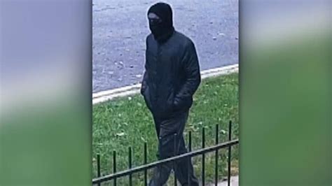 Masked Gunman Targeting Victims In Chicago Neighborhood 2 Men Killed