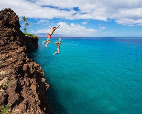 Cliff Jumping At La Ie Point North Shore Oahuhawaii